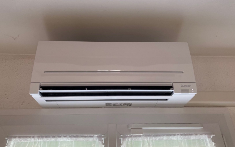 Installation climatisation réversible Mitsubishi Electric AP à Aix en Provence 13100
